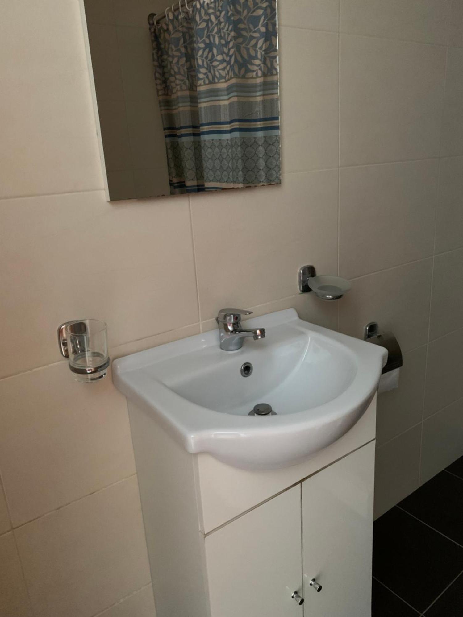 Sea View Bali Harbour Apartment *